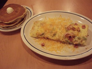 healthy-meal-ideas-from-americas-fast-food-restaurants-omelette-and-pancakes